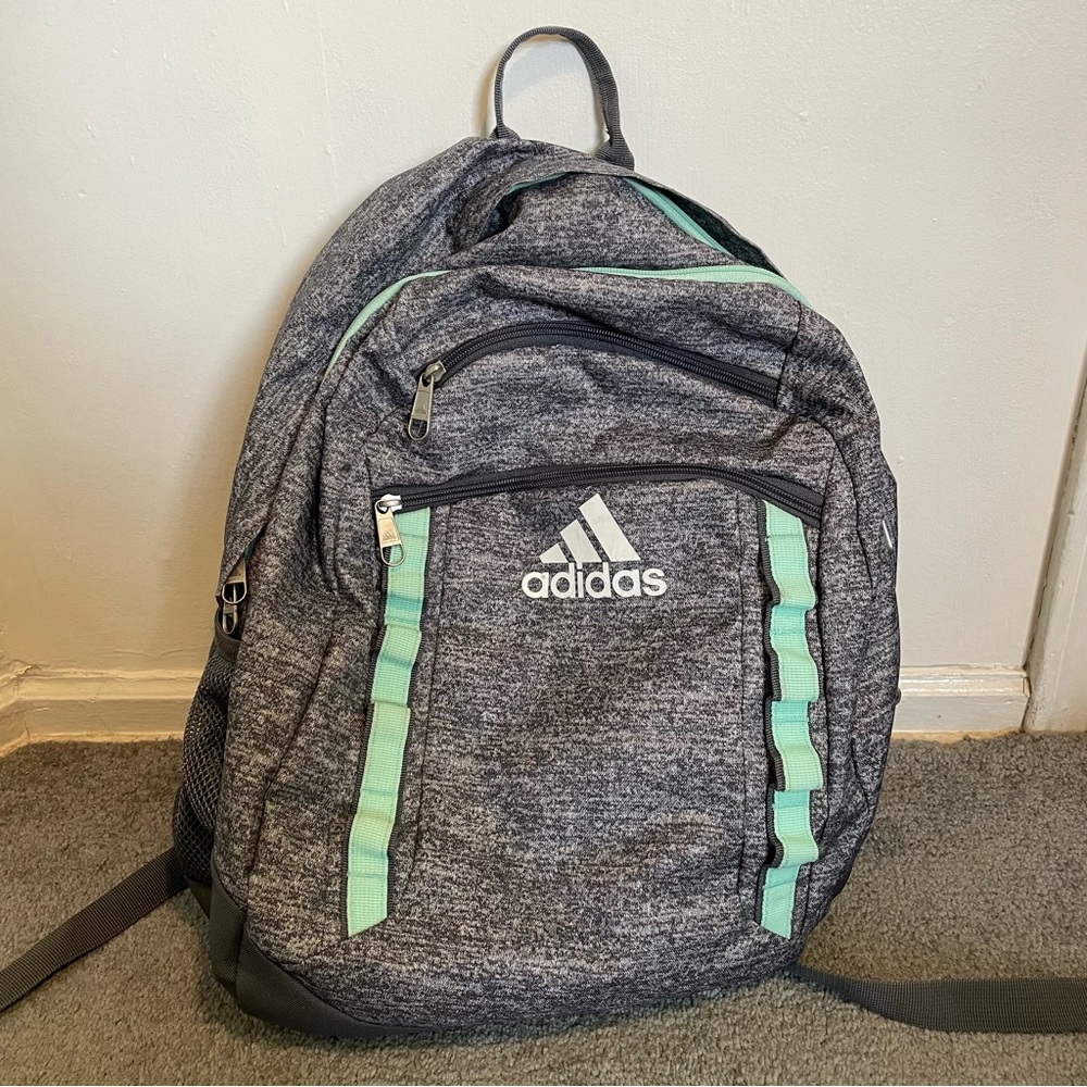 Adidas backpack
In perfect condition
So many pockets, holds so much stuff